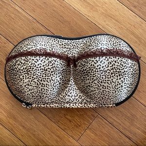 Hard travel case for bras